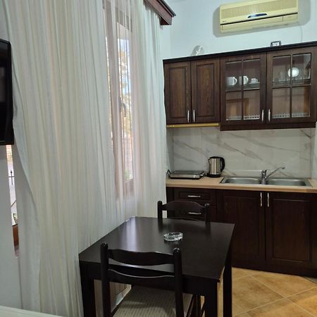 קסאמיל Vita Apartment - Spacious Garden And Balcony 5 Min To Beach & Center מראה חיצוני תמונה