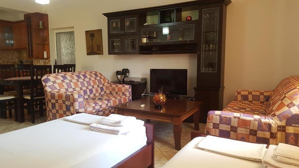 קסאמיל Vita Apartment - Spacious Garden And Balcony 5 Min To Beach & Center מראה חיצוני תמונה