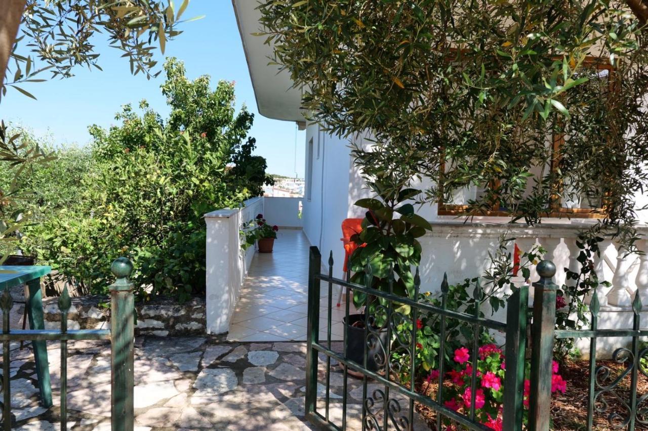 קסאמיל Vita Apartment - Spacious Garden And Balcony 5 Min To Beach & Center מראה חיצוני תמונה