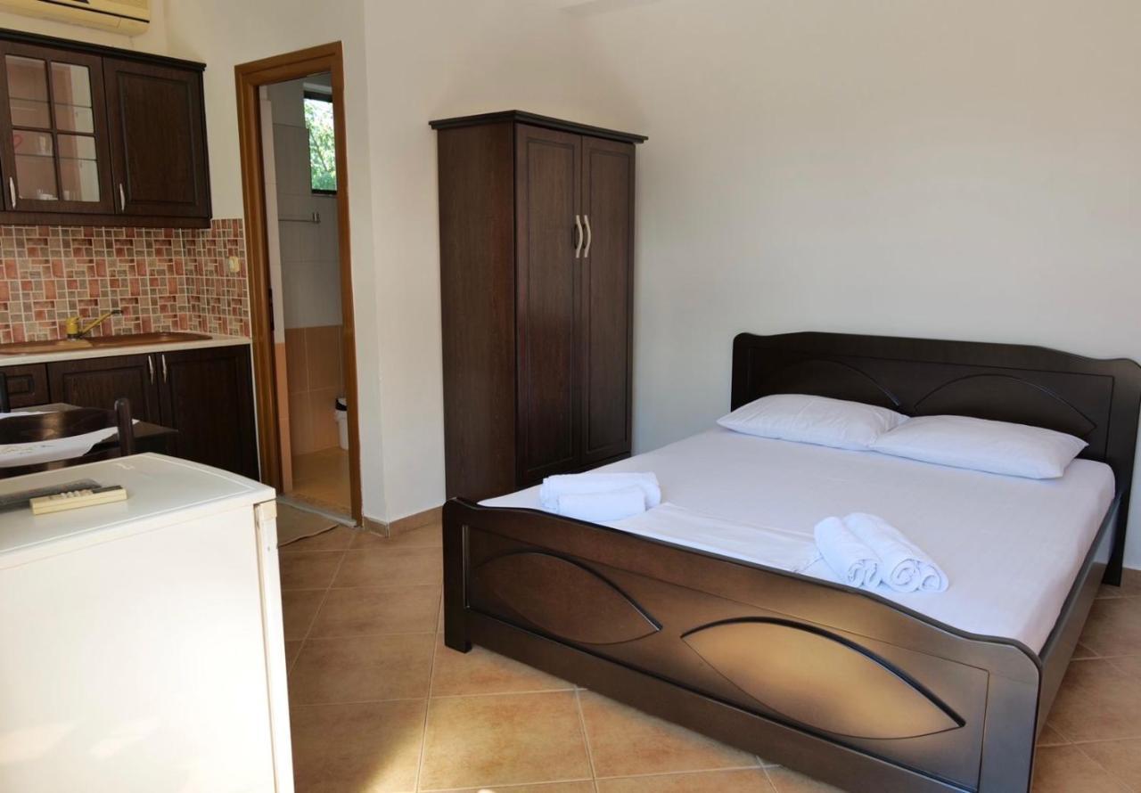 קסאמיל Vita Apartment - Spacious Garden And Balcony 5 Min To Beach & Center מראה חיצוני תמונה