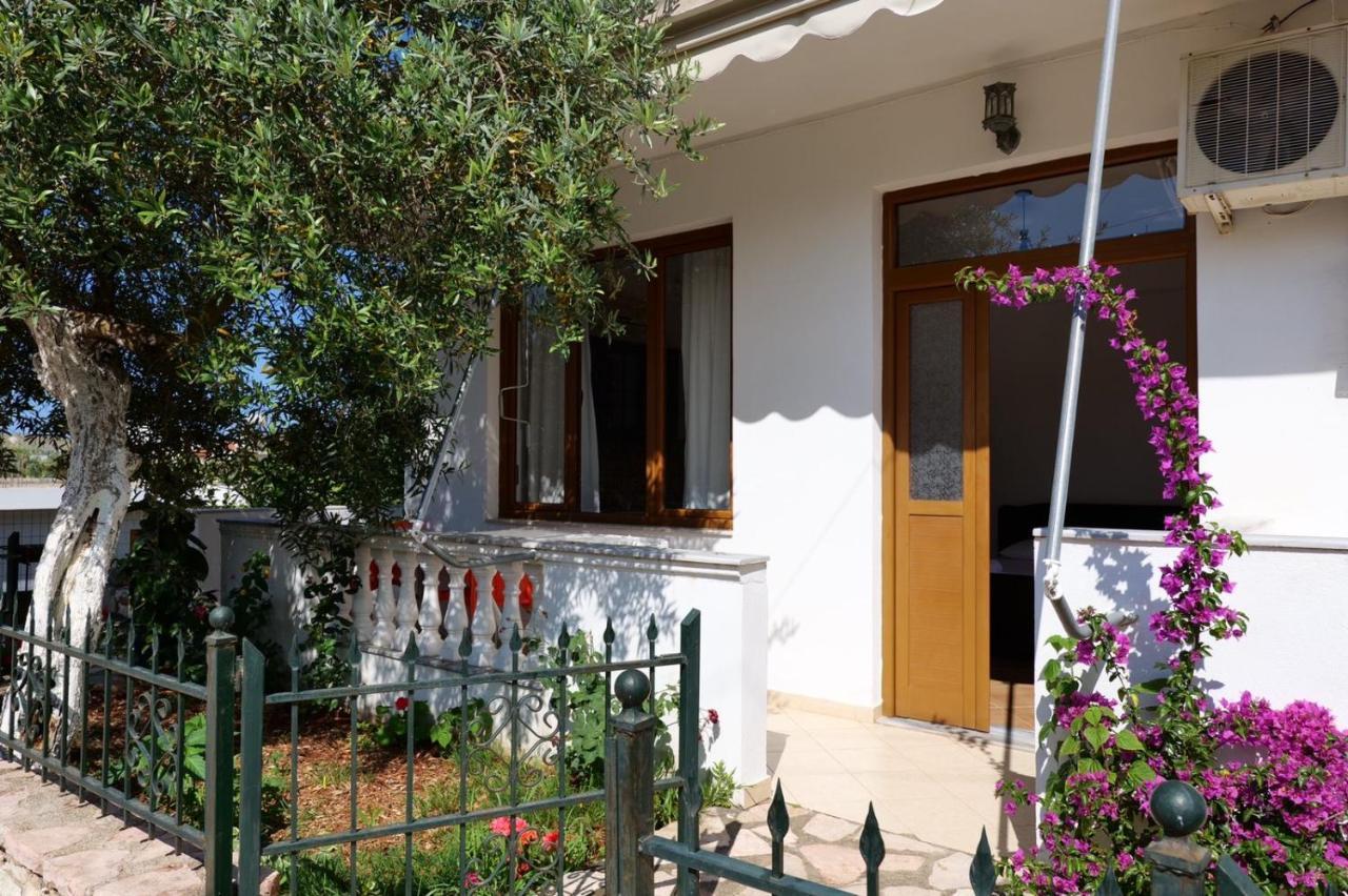 קסאמיל Vita Apartment - Spacious Garden And Balcony 5 Min To Beach & Center מראה חיצוני תמונה