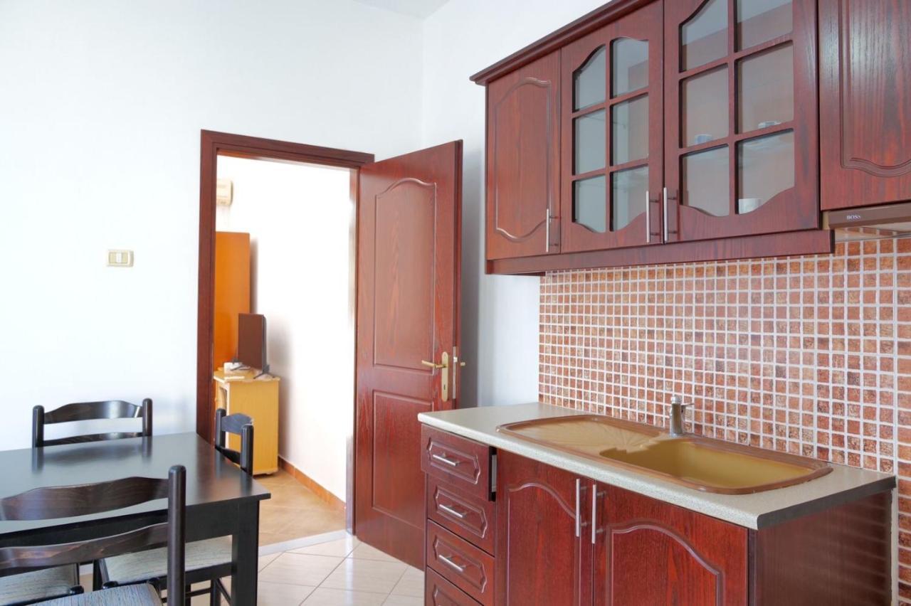 קסאמיל Vita Apartment - Spacious Garden And Balcony 5 Min To Beach & Center מראה חיצוני תמונה