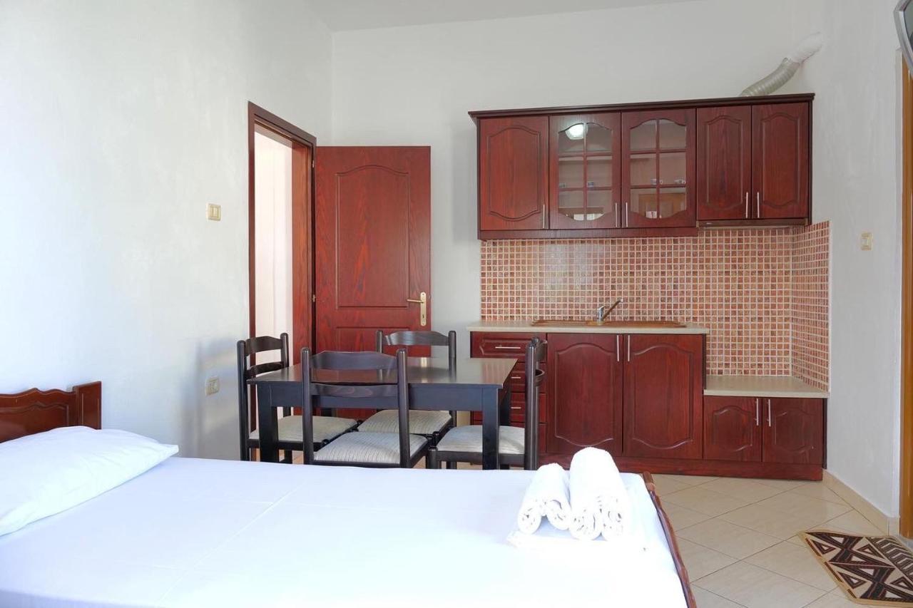 קסאמיל Vita Apartment - Spacious Garden And Balcony 5 Min To Beach & Center מראה חיצוני תמונה