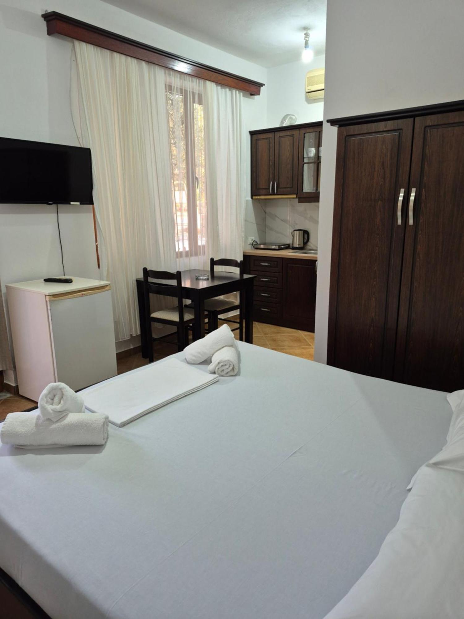 קסאמיל Vita Apartment - Spacious Garden And Balcony 5 Min To Beach & Center מראה חיצוני תמונה