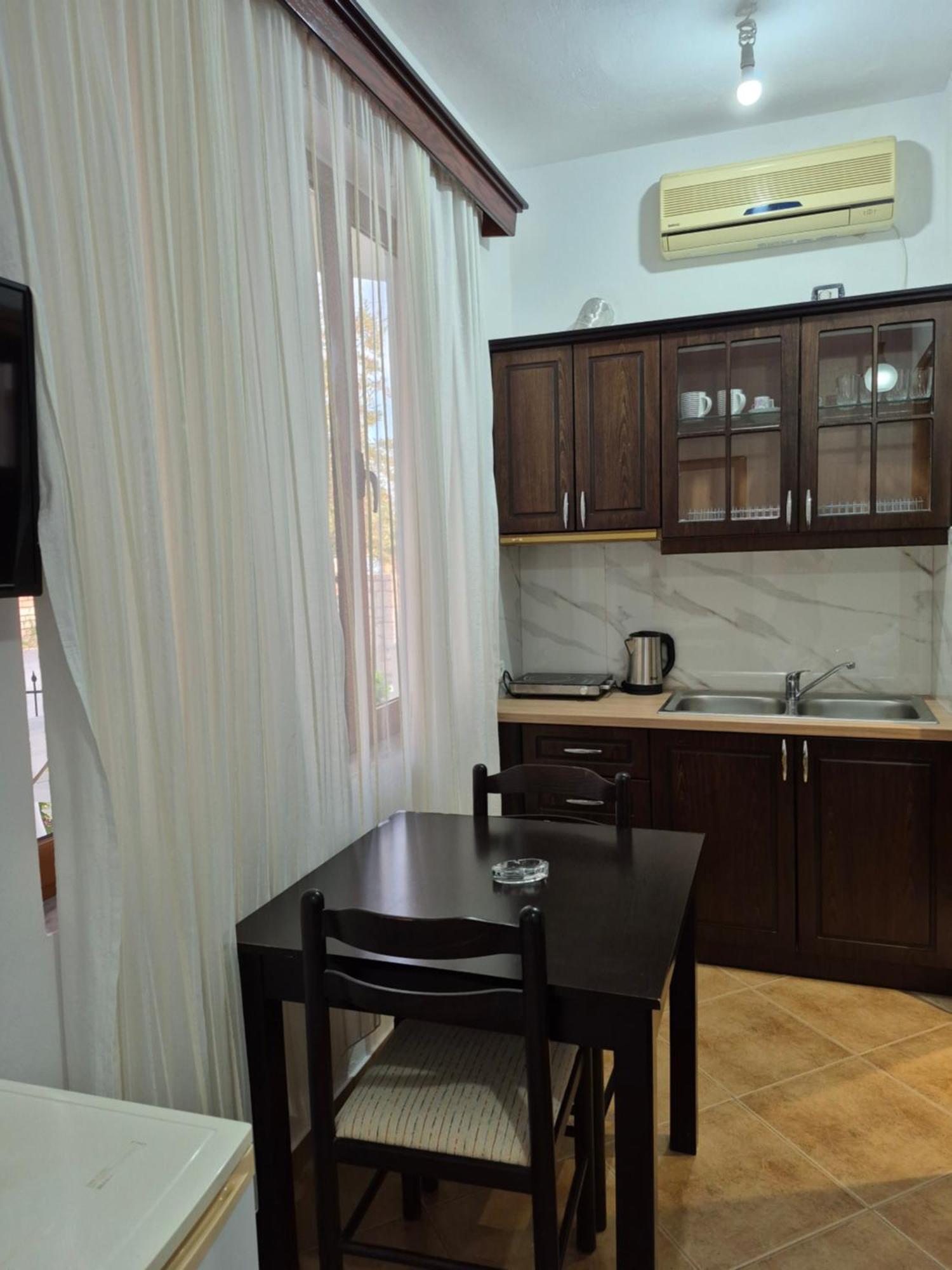 קסאמיל Vita Apartment - Spacious Garden And Balcony 5 Min To Beach & Center מראה חיצוני תמונה