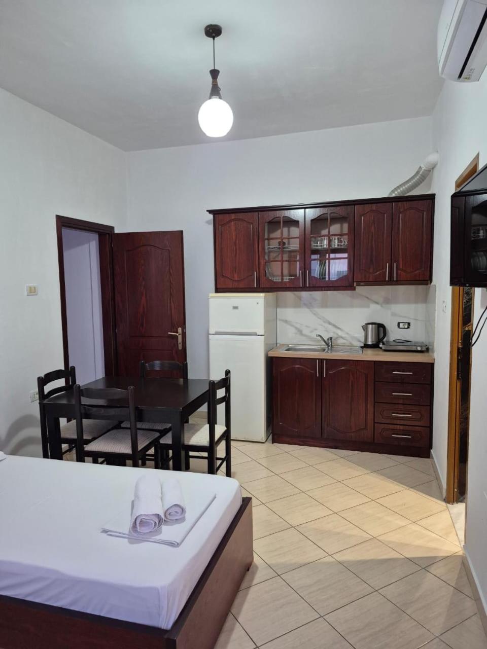 קסאמיל Vita Apartment - Spacious Garden And Balcony 5 Min To Beach & Center מראה חיצוני תמונה