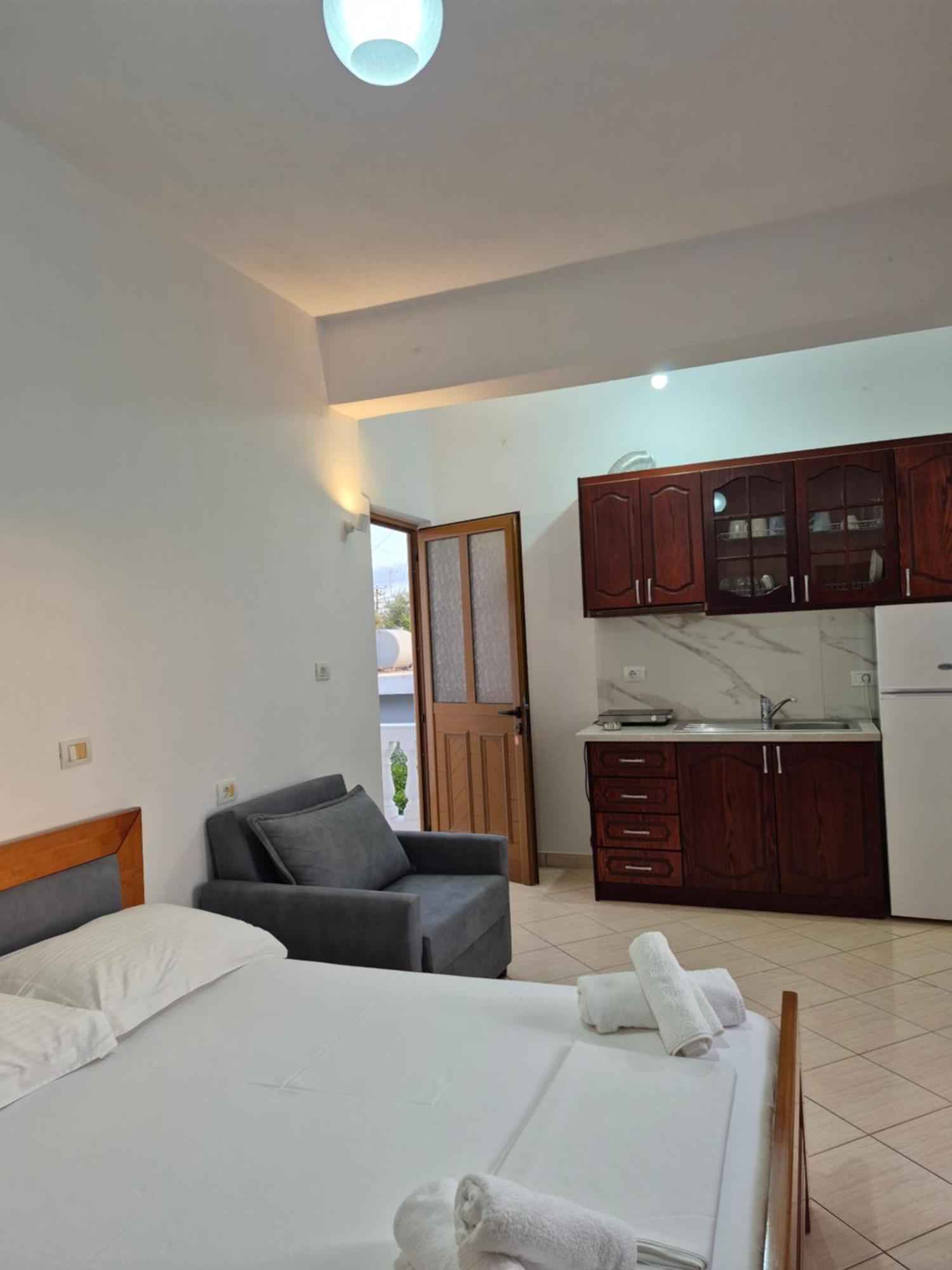 קסאמיל Vita Apartment - Spacious Garden And Balcony 5 Min To Beach & Center מראה חיצוני תמונה